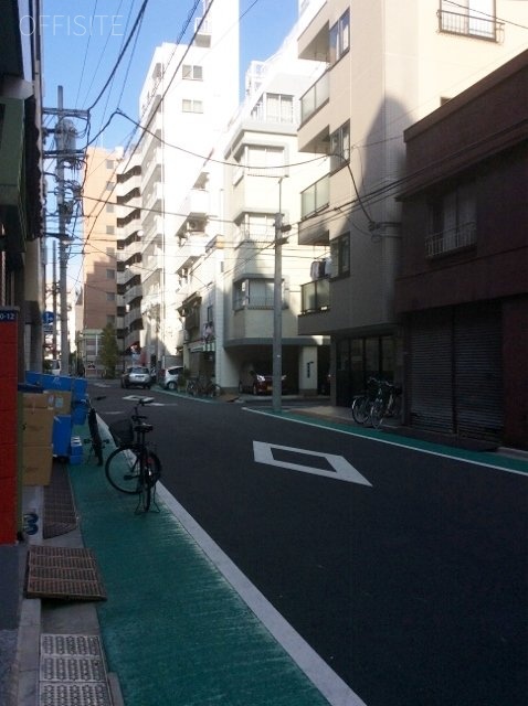 青山ビル ビル周辺道路