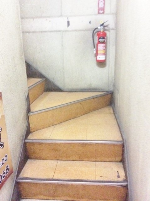 多田ビル 階段