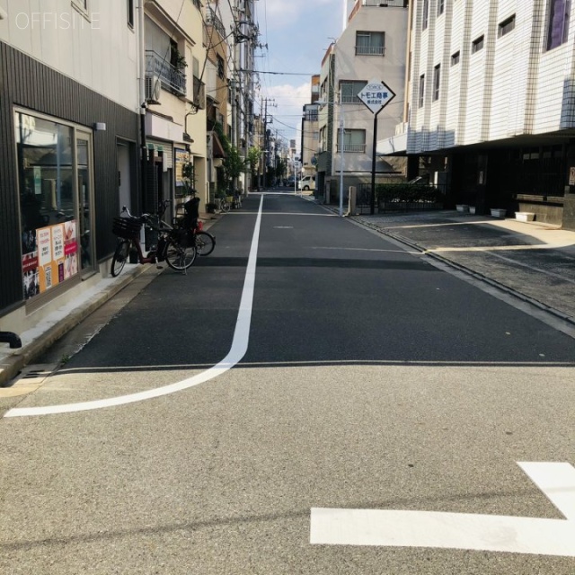 猿若太田ビル ビル前面道路