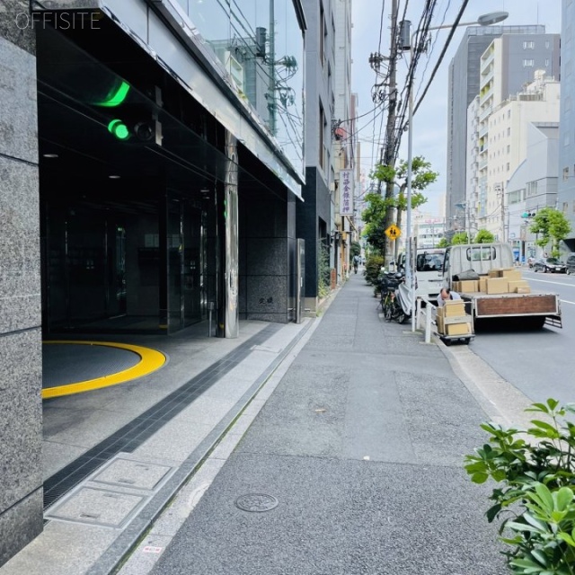 第7大銀ビル 前面歩道