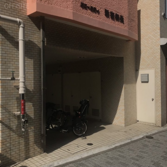 サニーシティ新宿御苑ビル エントランス