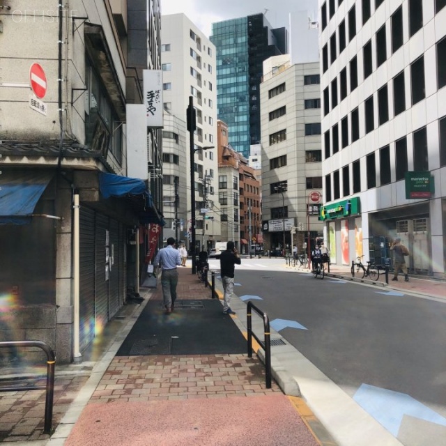 至誠堂ビル ビル前面道路