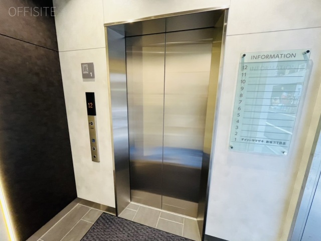 新宿東栄ビル エントランス