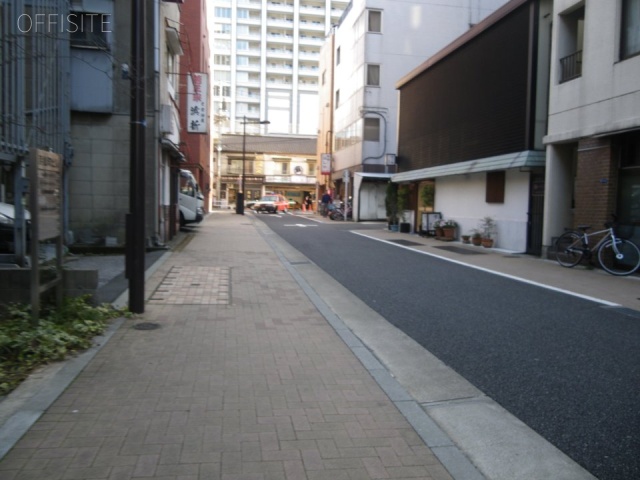 浜松町ビル ビル前面道路