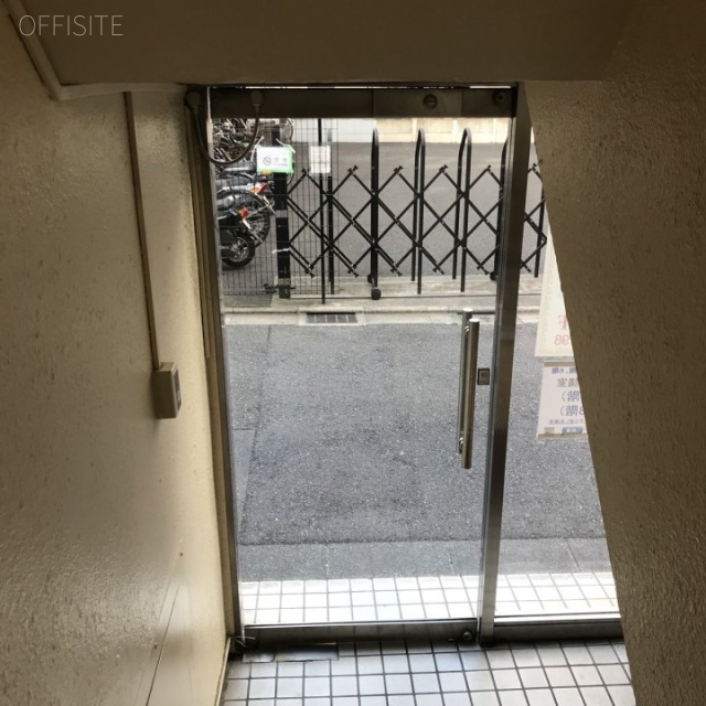 中川ビル エントランス