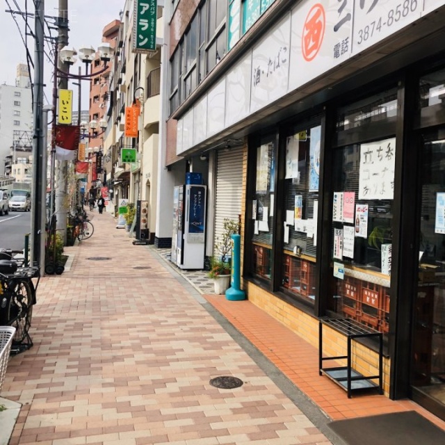 小林ビル ビル前面道路