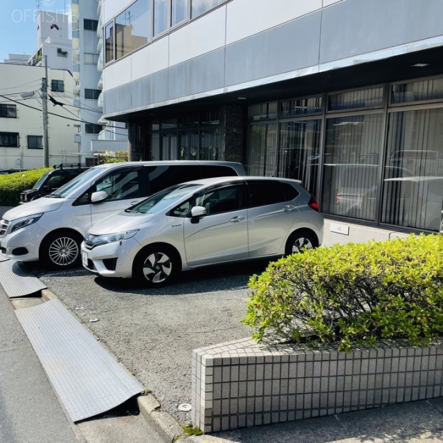 オーロラビル 駐車場