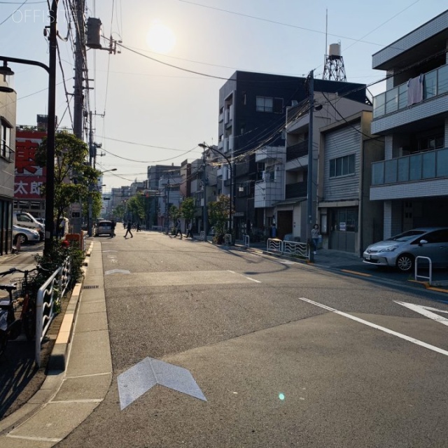 佐藤 前面は高橋夜店通り