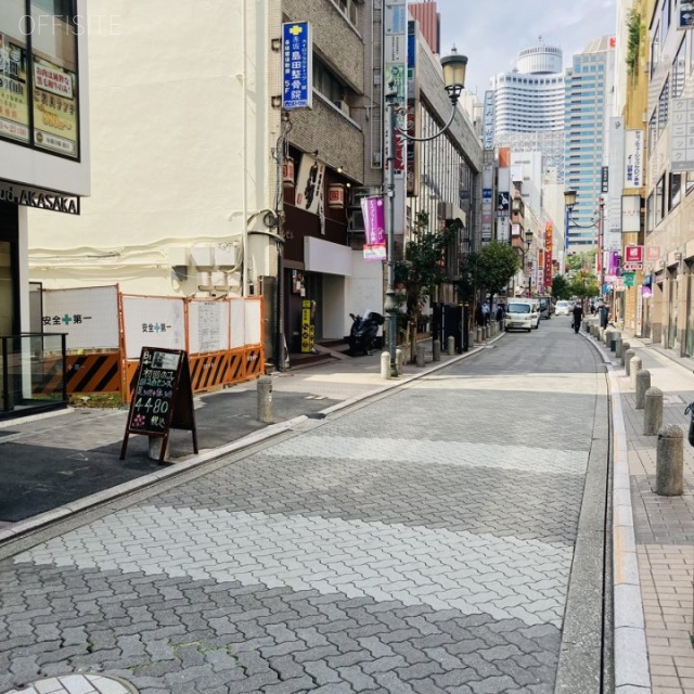 赤坂中村屋ビル ビル前面道路
