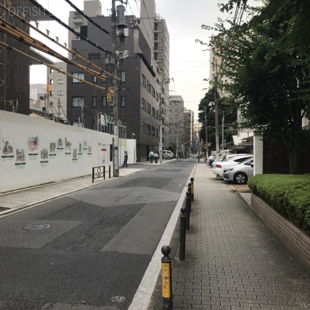 本郷MKビル ビル前面道路