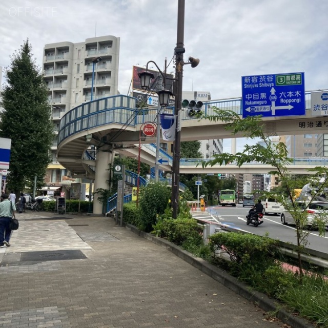 小林ビル ビル前面道路