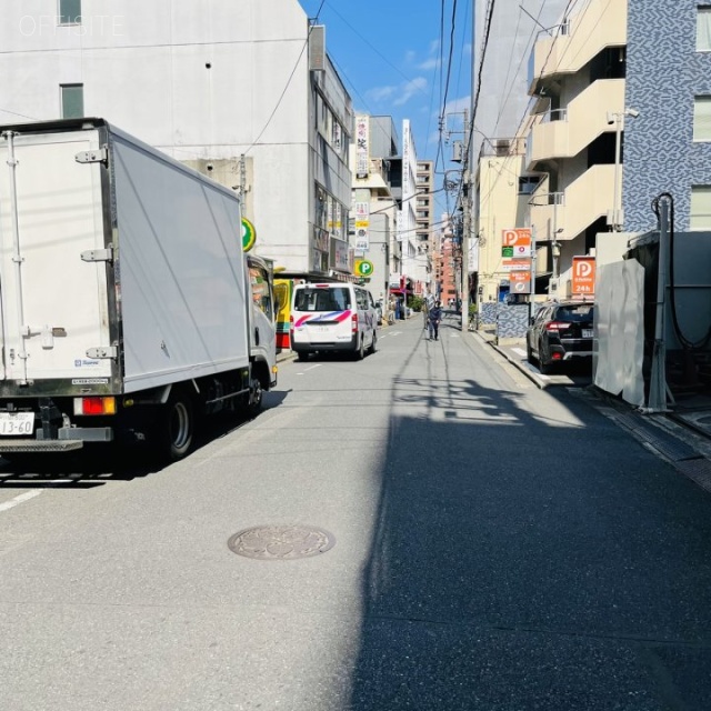 平田ビル ビル前面道路