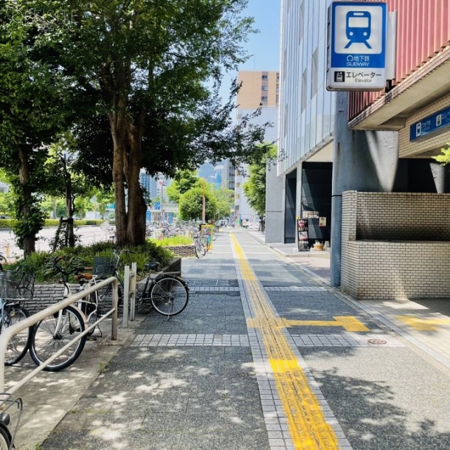 DK丸の内ビル 前面歩道