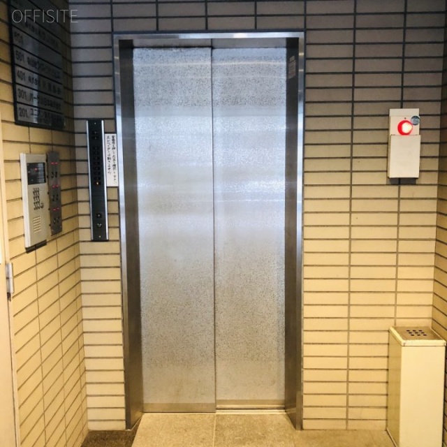 松下ビル エレベーター
