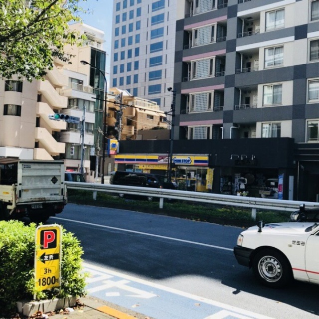 第1三輪ビル ビル前面道路