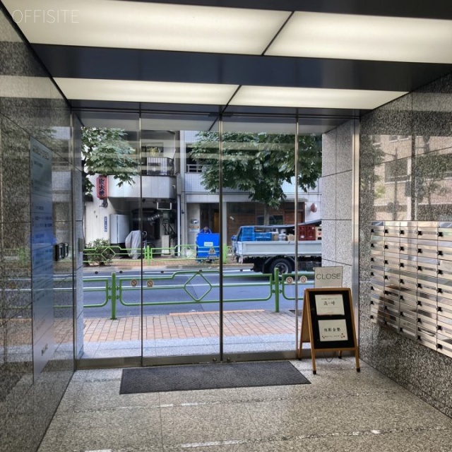井門銀座一丁目ビル エントランス