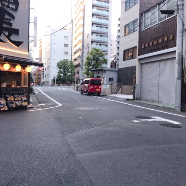 内田ビル ビル前面道路