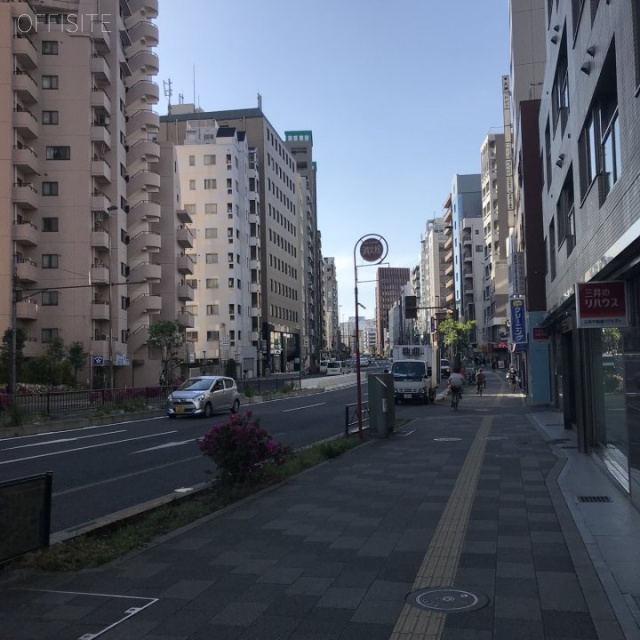 パーク・ノヴァ小石川 ビル前面道路