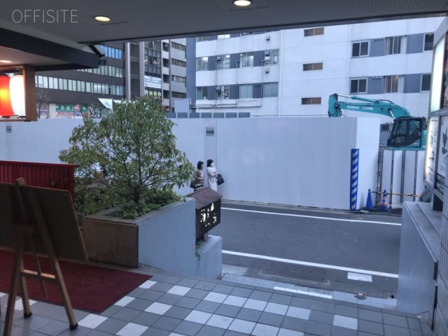 WARM LIGHT BLD.Ⅱ　ビル前面道路