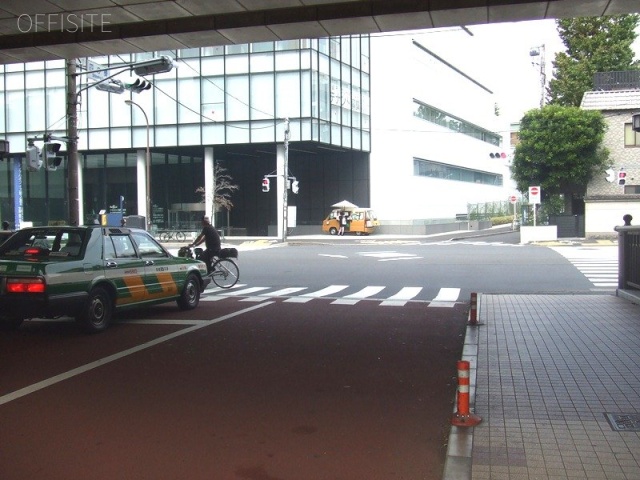 第一麻布ビル ビル前面道路