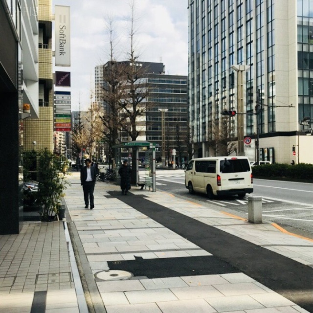 八重洲通ハタビル ビル前面道路