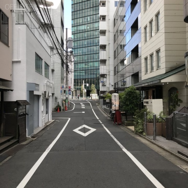 中村ビル ビル前面道路