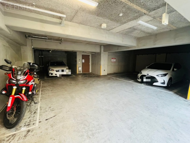 ベルヴュー麹町 駐車場