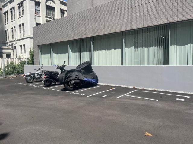 フロンティア御成門　駐車場
