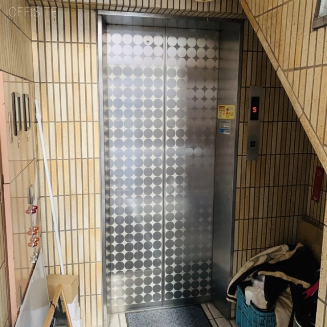 第1横島ビル エレベーター