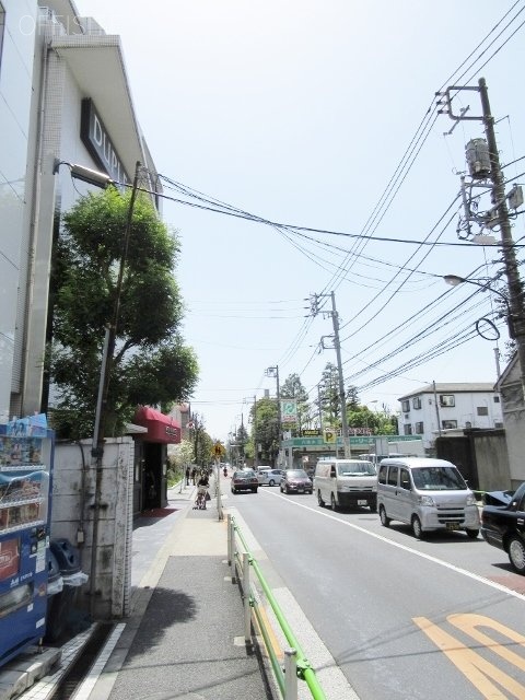 インペリアル六本木2号館 ビル前面道路