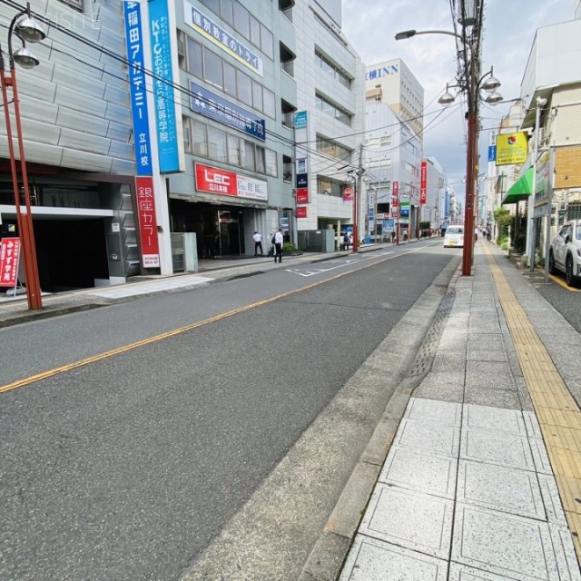籏野ビル　ビル前面道路