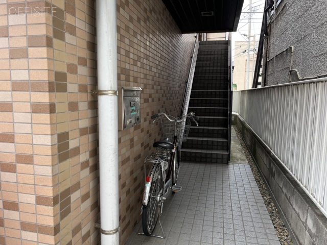 足立ビル　エントランス