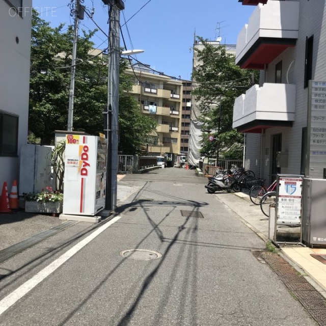 紺清ビル ビル前面道路