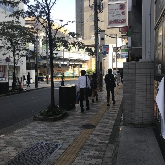 FPG links EBISU ビル前面道路