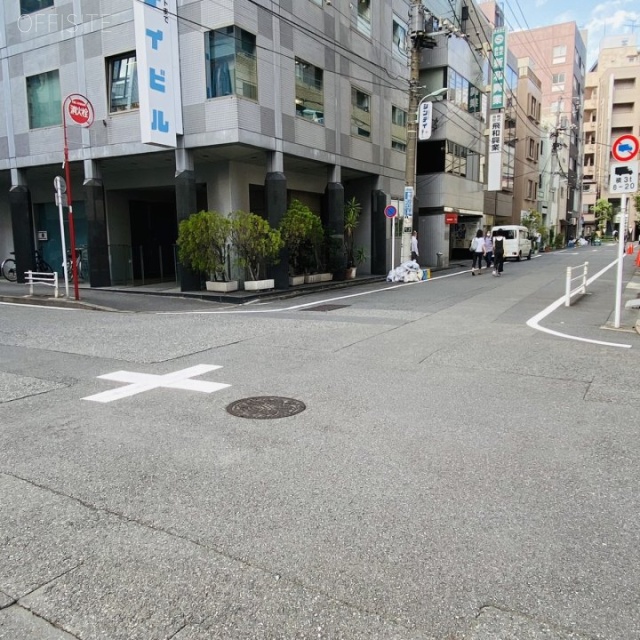 AZ Ginza East　ビル前面道路