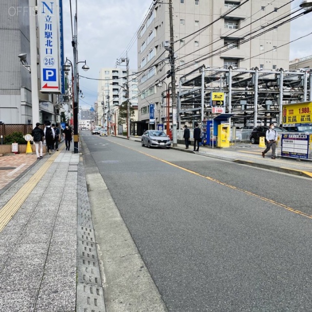 石川ビル ビル前面道路