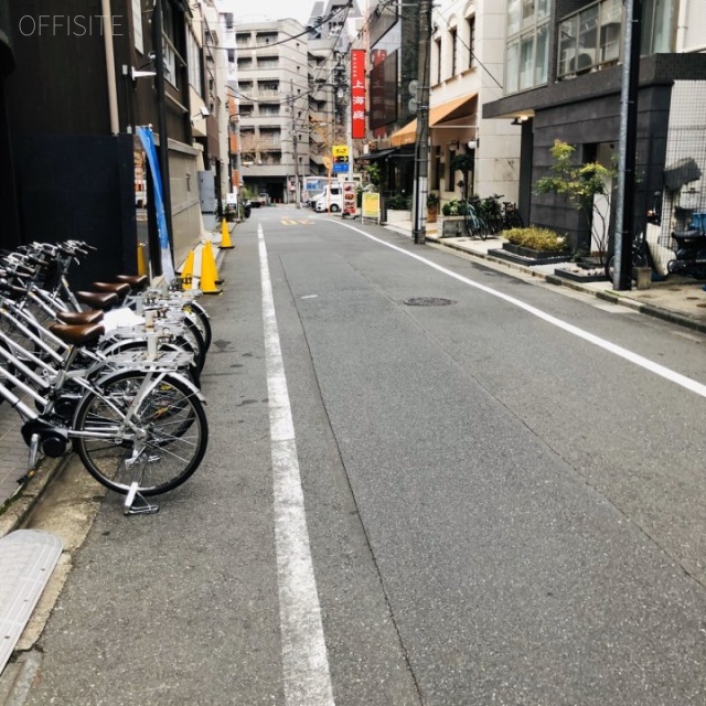 九段サウスビル ビル前面道路