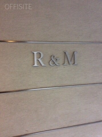 R&Mビル エントランス