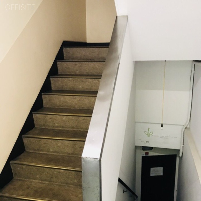 森ビル 階段