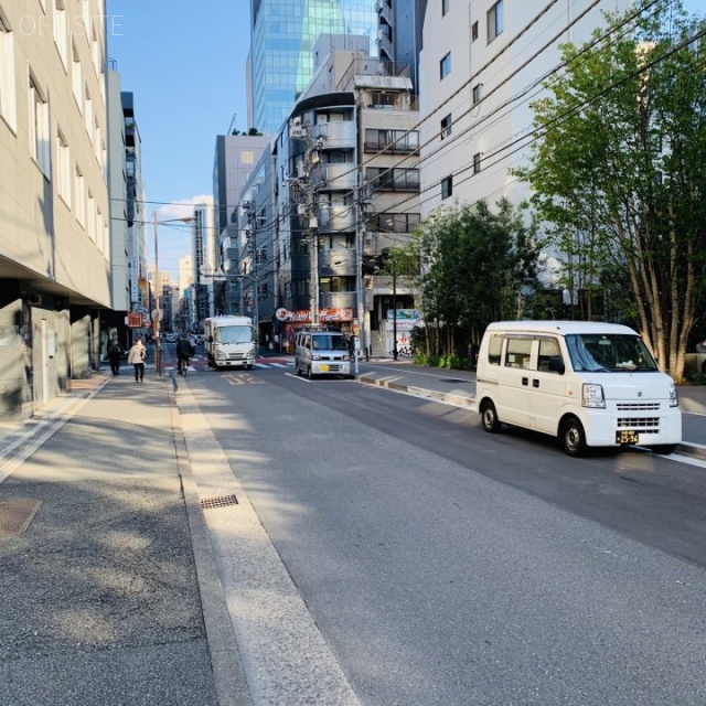 ワダビル ビル前面道路