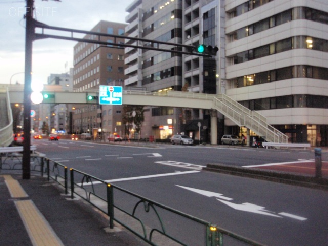 松屋明石町本館 ビル前面道路