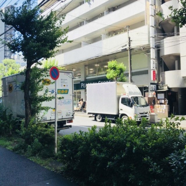 CIビル ビル前面道路
