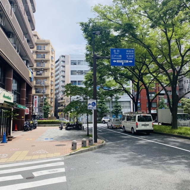 DeLCCS山吹神楽坂 ビル前面道路