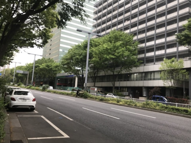 ストーク新宿ビル(ハローオフィス西新宿) 1階【A6】 2.08坪　ビル前面道路