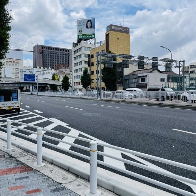 丸元ビル 前面の駅西第1号線