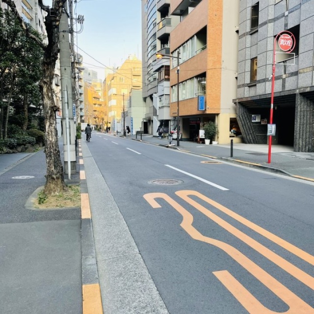 麹町KYビル ビル前面道路