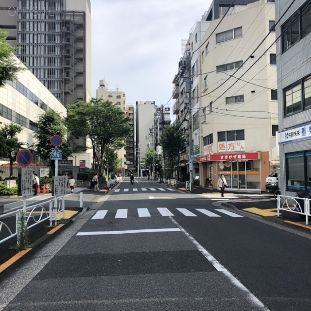 長谷川ビル ビル前面道路