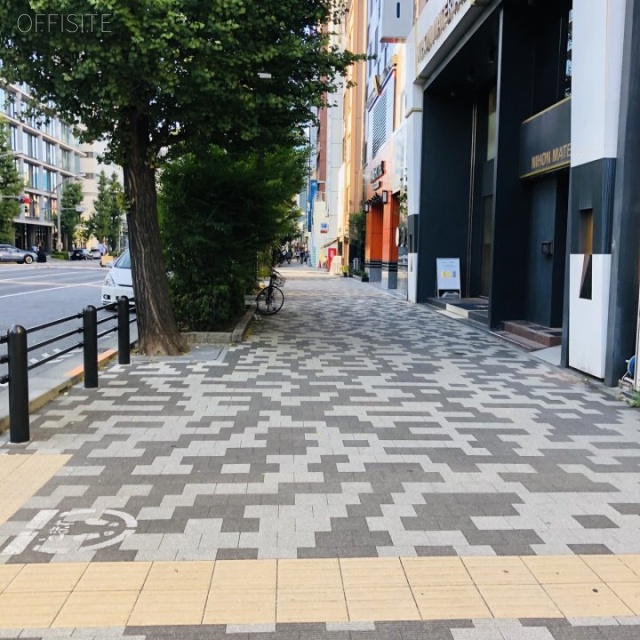 秋葉原OSビル ビル前面道路