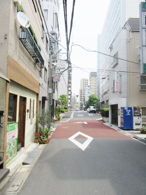 タカナミビル ビル前面道路