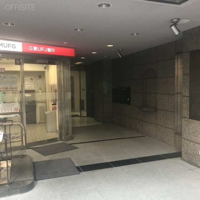 Y101ビル エントランス